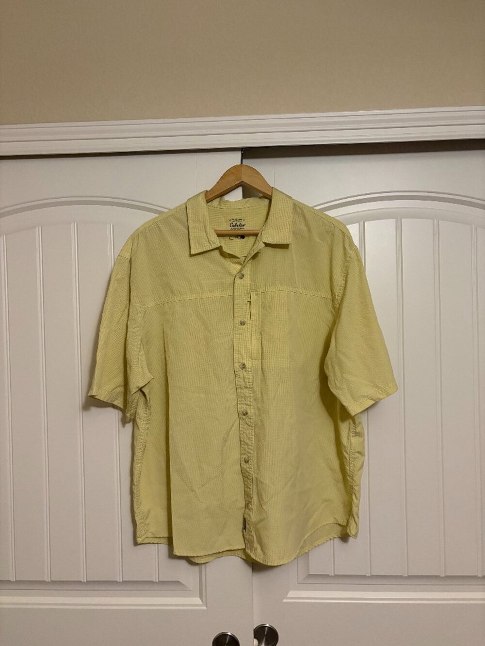 Cabela's Button Down Shirt XL Reg Xtra Large Regular Yellow Texture Short Sleeve